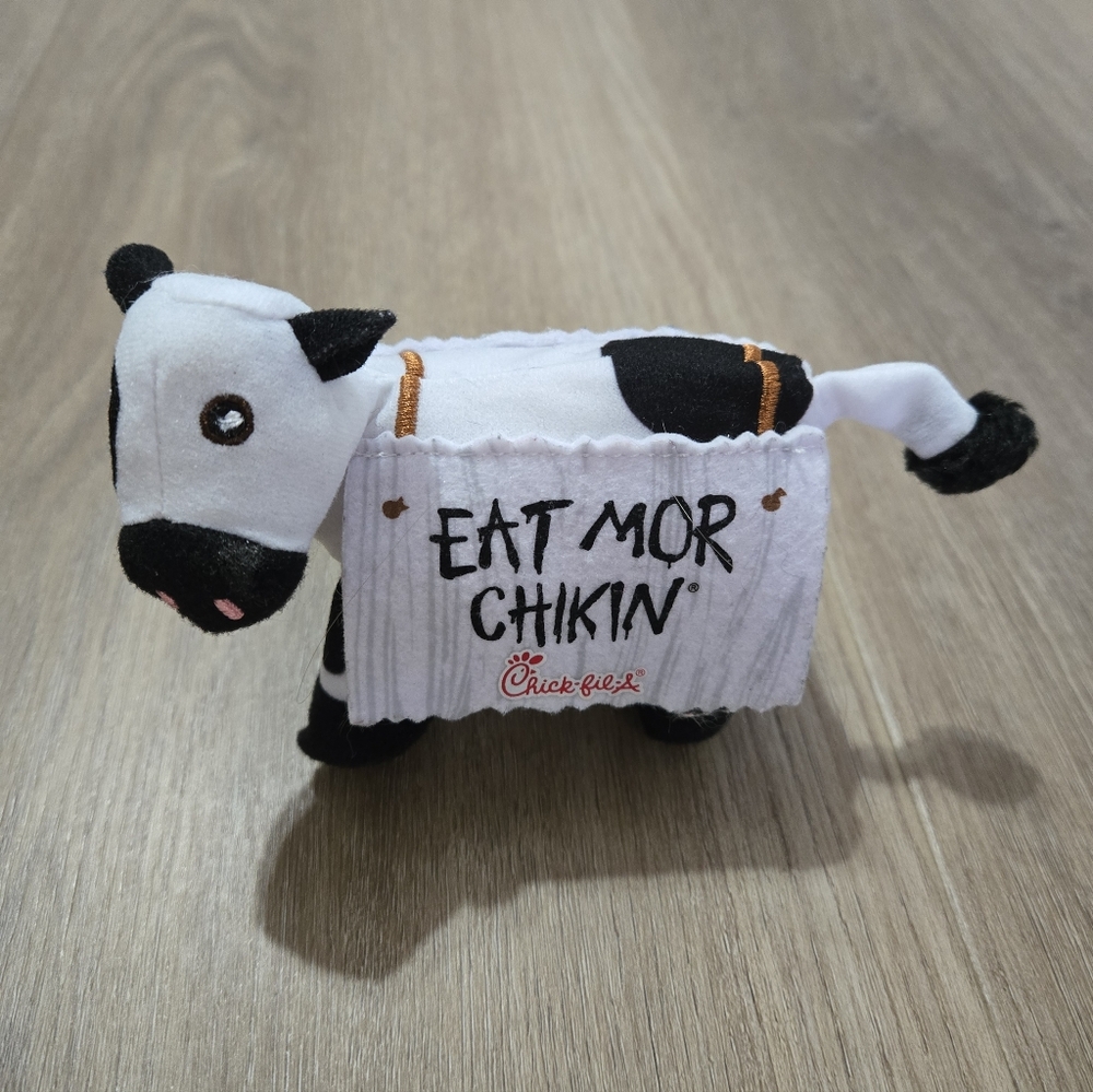 Chick-Fil-A "EAT MOR CHIKIN" Cow 6" Plush Stuffed Animal